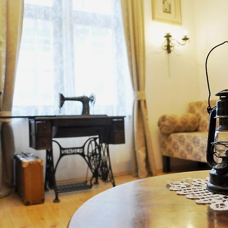 Traditional Slovak Apartment Братислава Екстер'єр фото