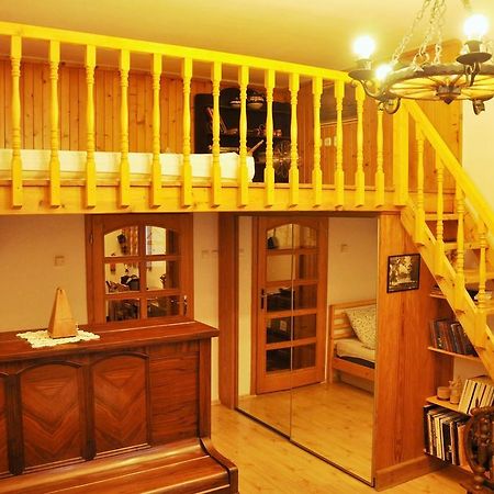 Traditional Slovak Apartment Братислава Екстер'єр фото