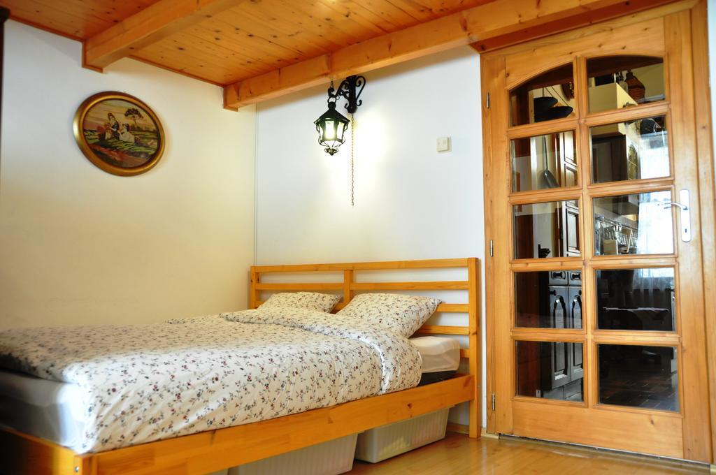 Traditional Slovak Apartment Братислава Екстер'єр фото
