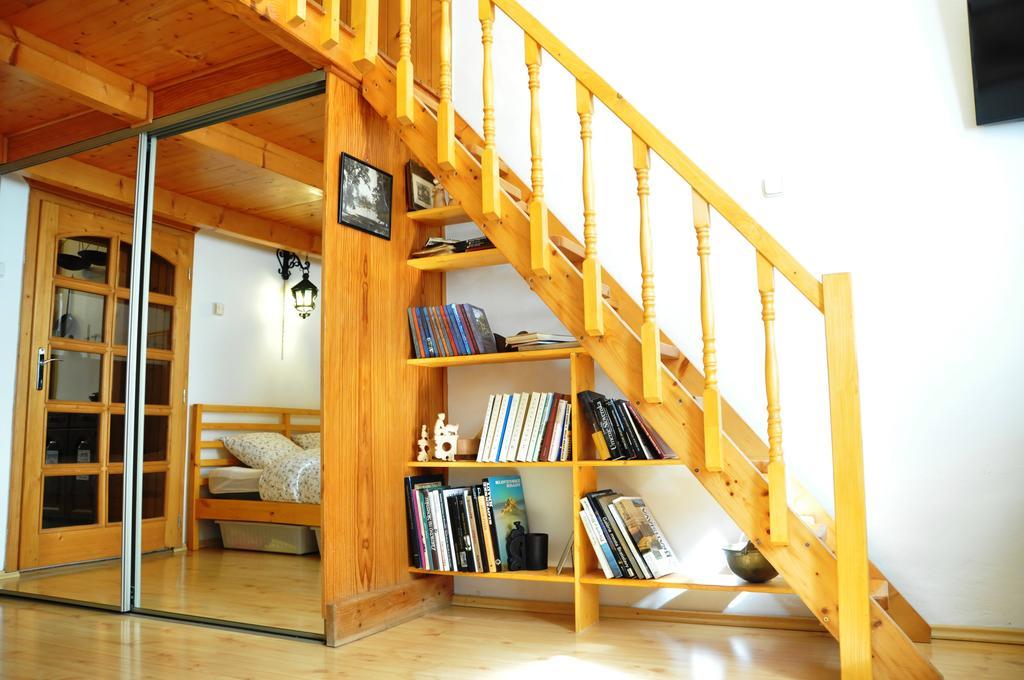 Traditional Slovak Apartment Братислава Екстер'єр фото