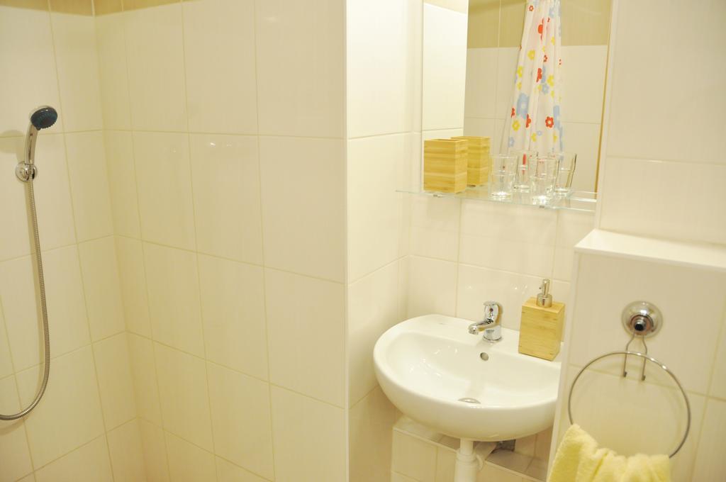 Traditional Slovak Apartment Братислава Екстер'єр фото