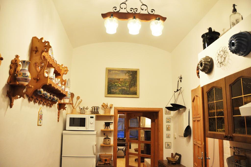 Traditional Slovak Apartment Братислава Екстер'єр фото