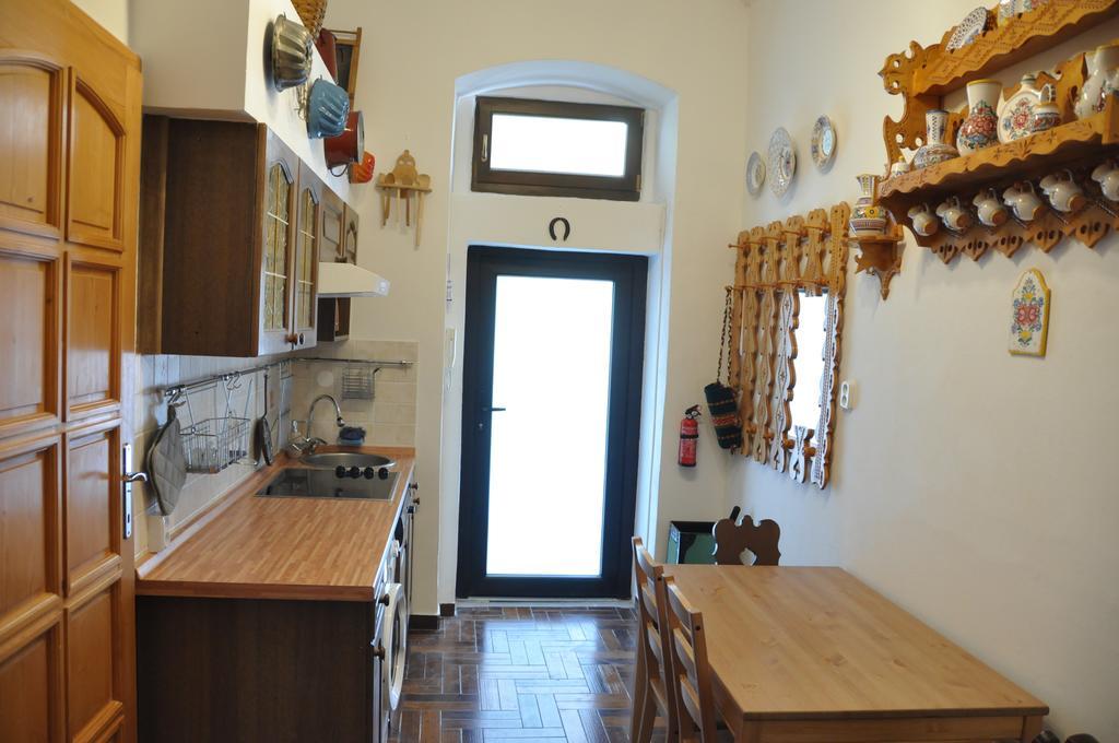Traditional Slovak Apartment Братислава Екстер'єр фото